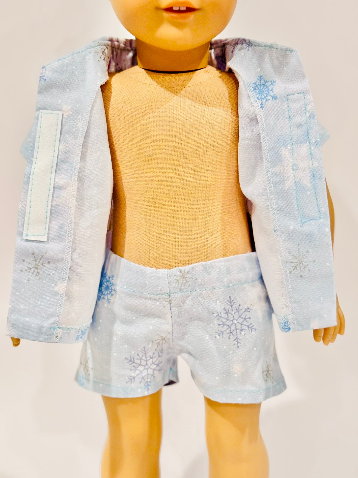 Heartwarming Pajamas - Blue and white snowflake