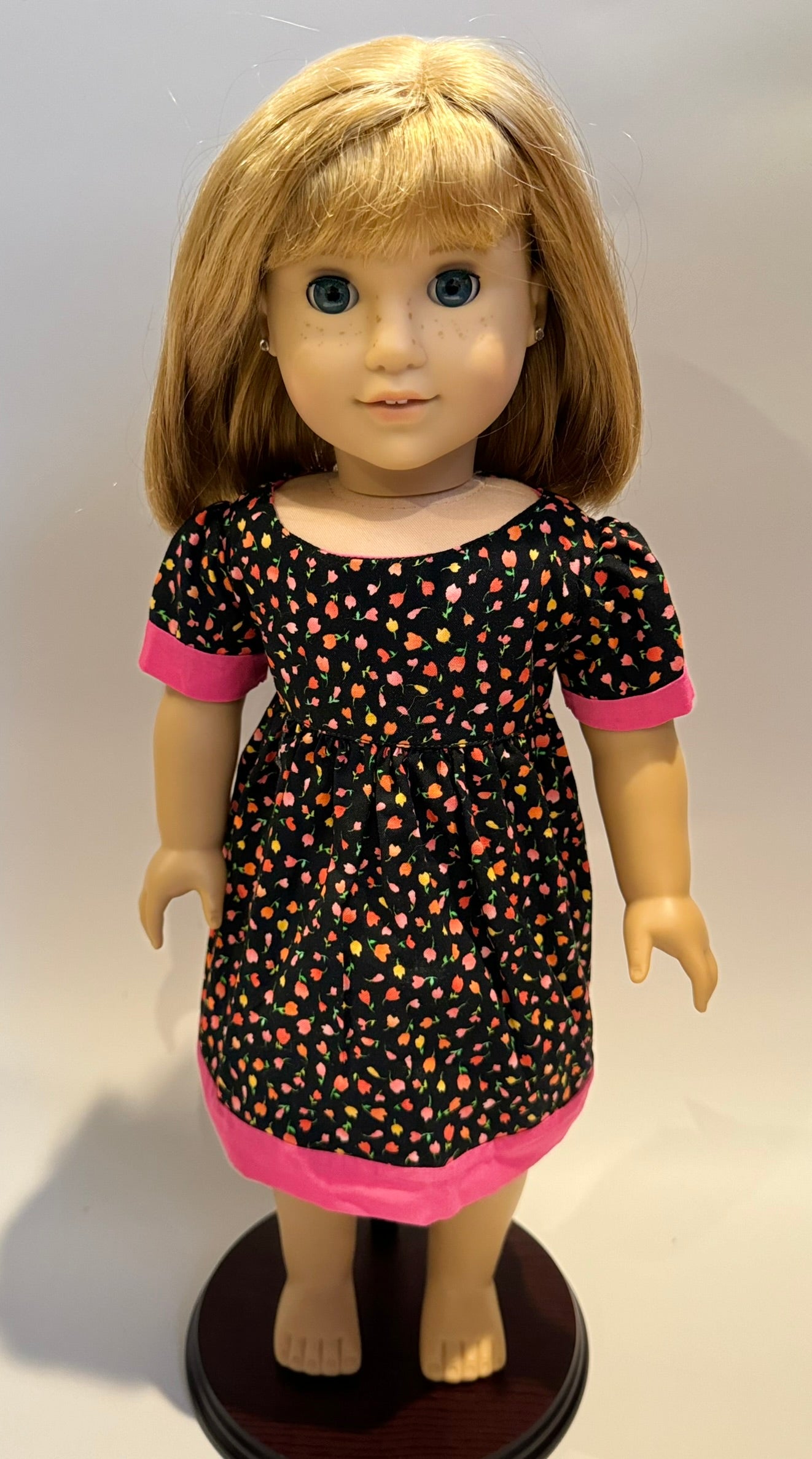 Dress made by Kathleen Saviak: black tulips with hot pink trim