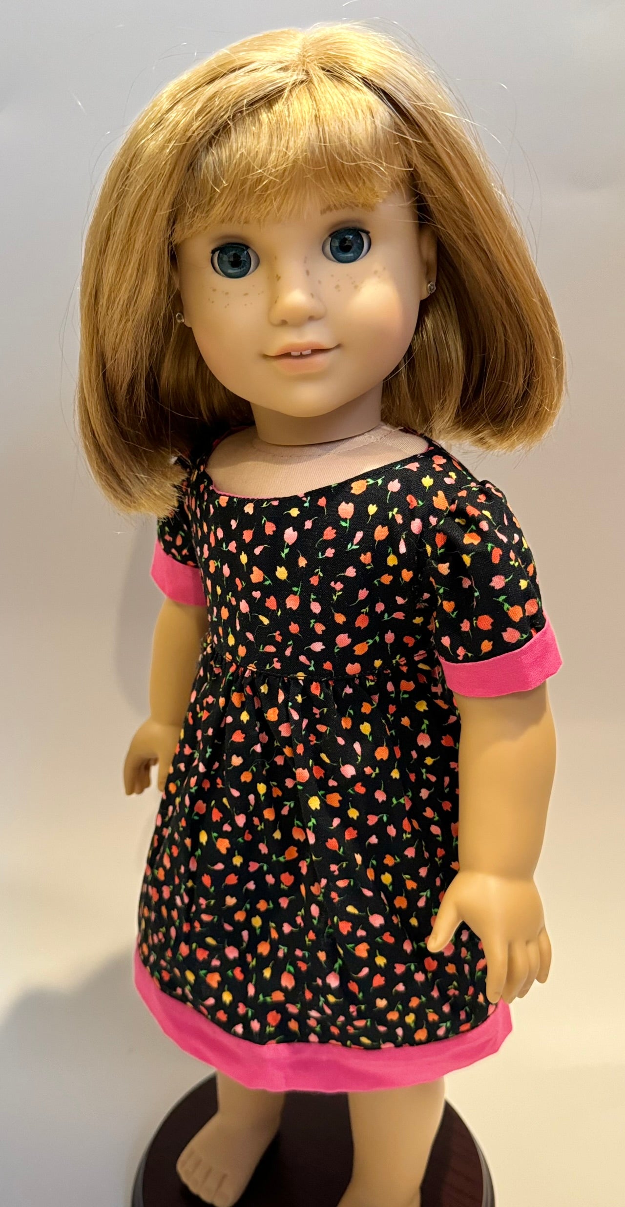 Dress made by Kathleen Saviak: black tulips with hot pink trim