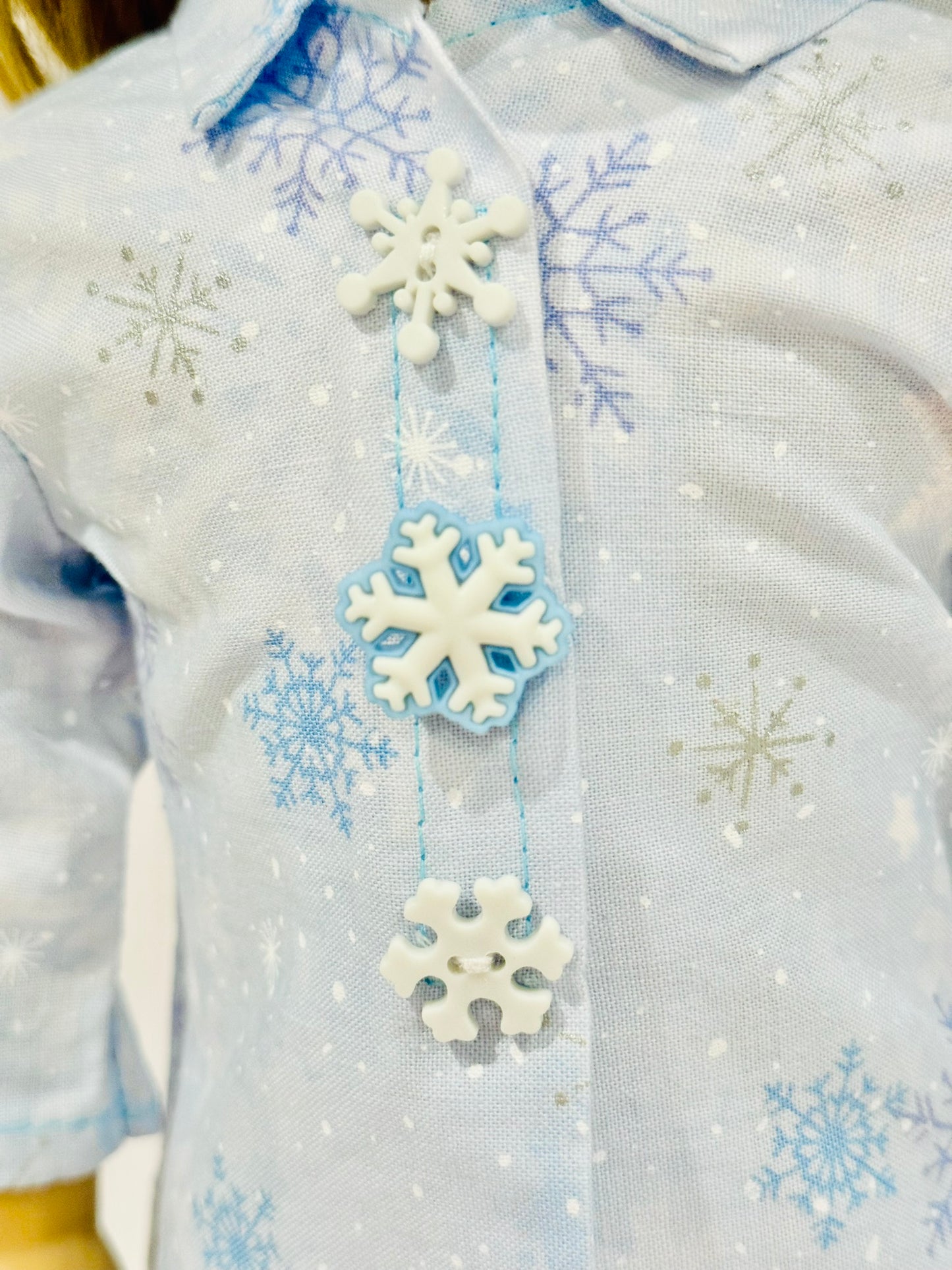 Heartwarming Pajamas - Blue and white snowflake