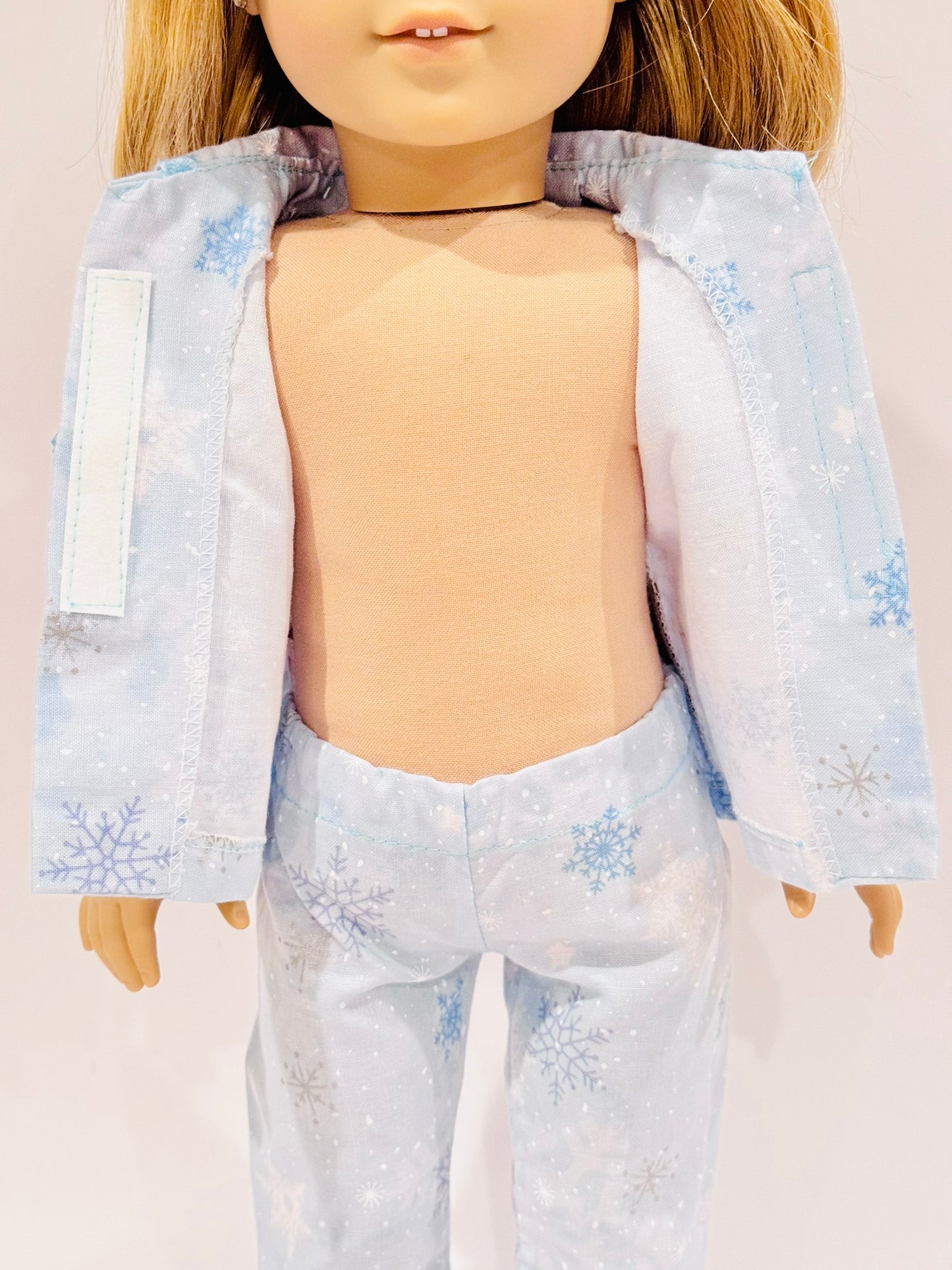 Heartwarming Pajamas - Blue and white snowflake