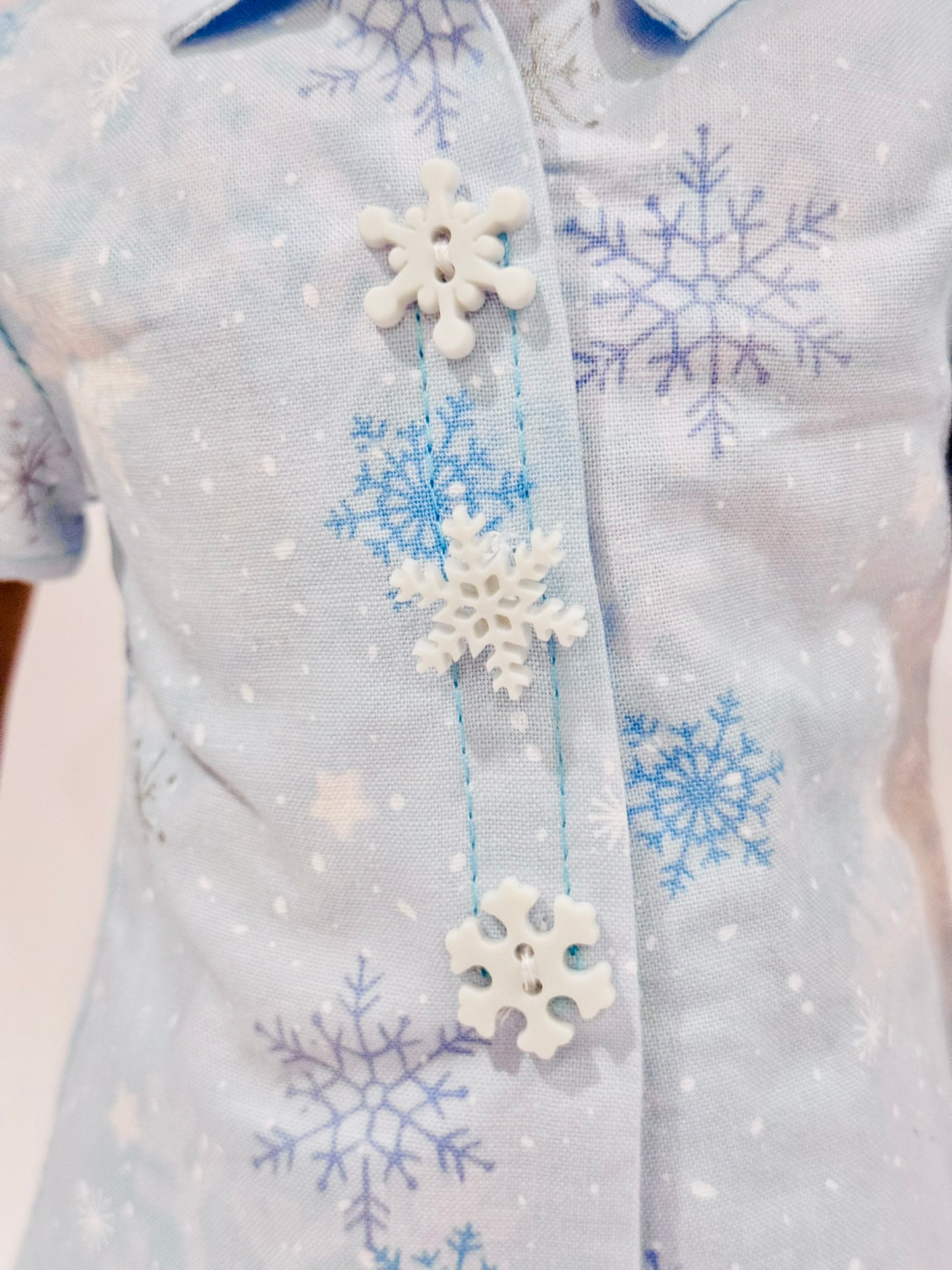 Heartwarming Pajamas - Blue and white snowflake