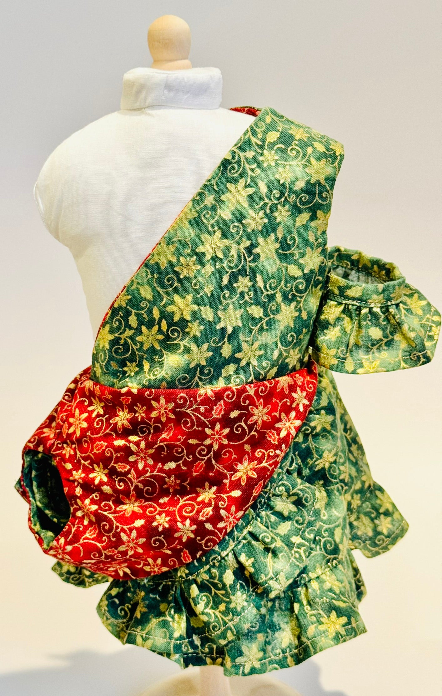 The Chrysomeda Dress - Holiday Green and Metallic Gold